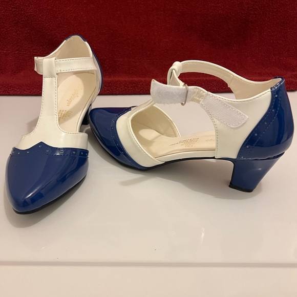 Angel Steps Layla T-Strap, Royal Blue/White Patent shoes; Size 7.5 Medium - Picture 7 of 12